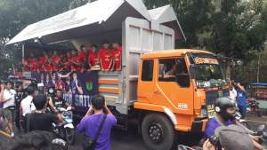 Masuk di Liga 1, Persita Diarak Suporter Ke Pemkab Tangerang