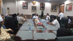 Lahan Tak Kunjung Dibayar, Warga Kampung Gowok Curhat Dengan Ketua DPRD Banten