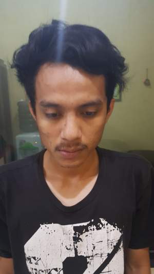 MN Bin BB (25) pemuda berasal dari Kelurahan Kebon Dalem, Kecamatan Purwakarta, Kota Cilegon.