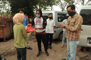 Peduli Sesama, Jurnalis Kota Tangerang Bagikan Paket Sembako
