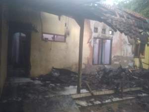 Rumah Warga di Kecamatan Petir Hangus Terbakar, Korban Alami Kerugian Rp150 Juta