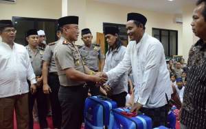 Dua Marbot Mesjid Di Tangerang Diberangkatkan Umroh