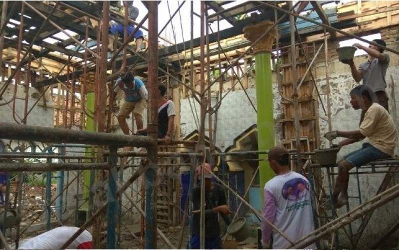 Masyarakan Kampung Ciruas Kompak Bergotong Royong Dalam Pembangunan Masjid