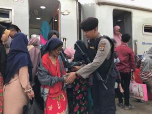 Jamin Keamanan Nataru, Polda Banten Perketat Keamanan Stasiun KAI