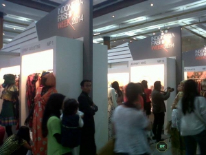 Sisi Glamor Dan Mewah di Indonesia Fashion Week 2014