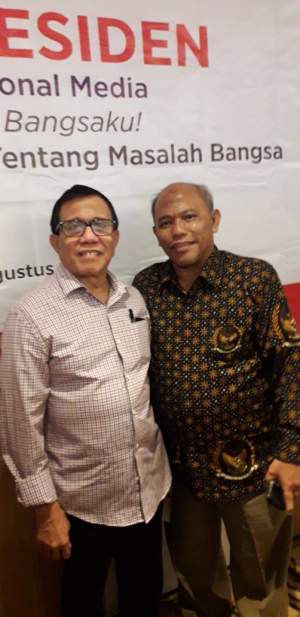 Zulfikar Tanjung bersama Wakil Ketua Dewan Pers Hendry Ch Bangun (kiri)