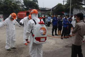 Gugus Tugas Kabupaten Serang Disinfektan Turun ke Desa