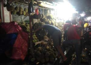 Durian Lokal Banjiri Kota Rangkasbitung