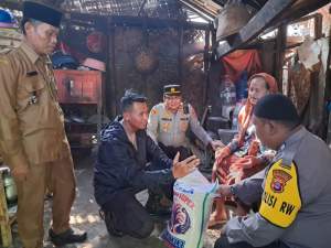 Kapolresta Tangerang Cek Rumah Tidak Layak Huni di Mekar Baru