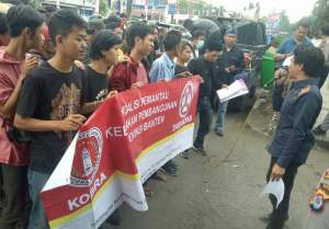 Ratusan Massa Tuntut Tuntaskan Dugaan Jual Beli Aset Negara Untuk TPST Bojong Menteng Kabupaten Serang