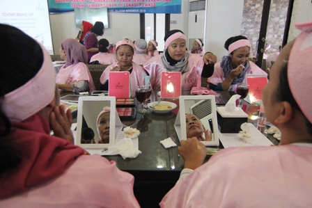 100 Warga  Ikuti Pelatihan Tata Rias 1