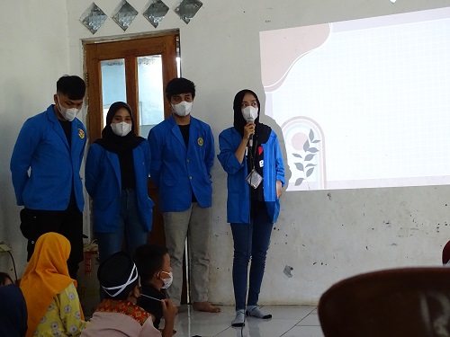 Asah Kreativitas Anak anak Diajarkan Lukis Pakai Pouch 1