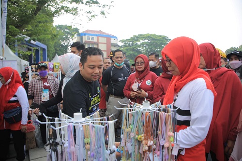 Bantu Masyarakat Akibat Penyesuaian Harga BBM Pemerintah Kota Tangerang gelar bazar di 13 Kecamatan 2