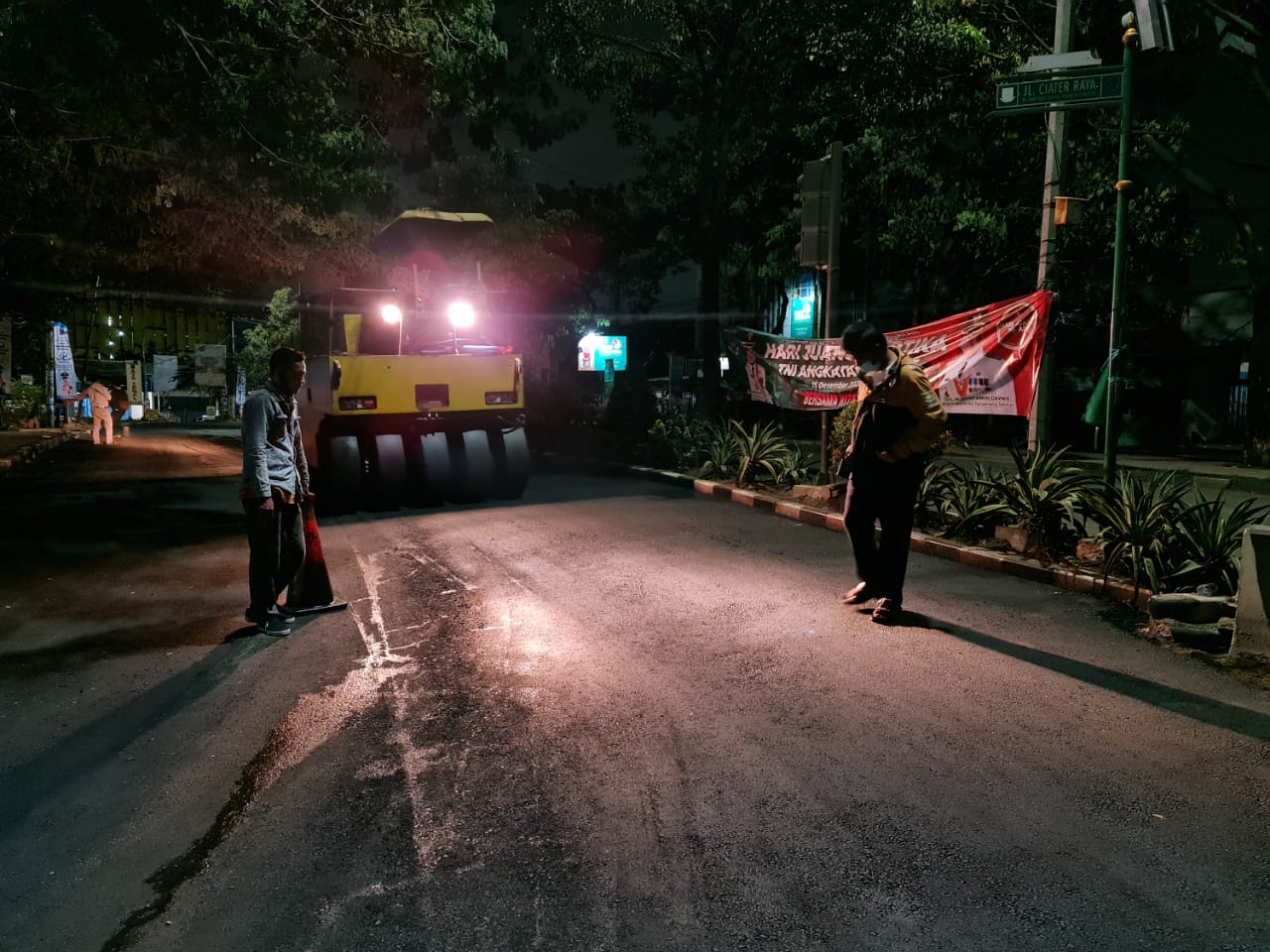 DPU Tangsel Pastikan Kontraktor Perbaiki Kerusakan Jalan Ciater 3