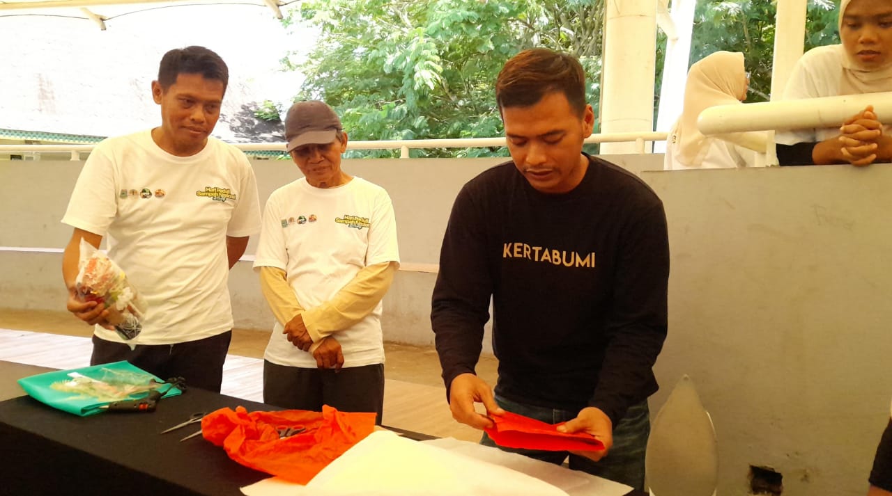 HPSN 2024 Pemkot Tangsel Ajak Masyarakat Atasi Sampah Plastik Dengan Cara Produktif12