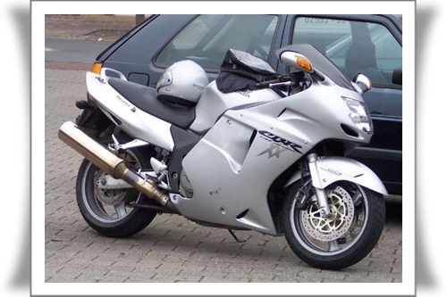 Honda-CBR-1100-XX