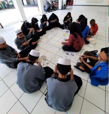 Lakukan PKM Mahasiswa Unpam Ajarkan Kreativitas dan Beri Hadiah 2