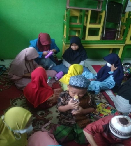 Limbah botol plastik 3