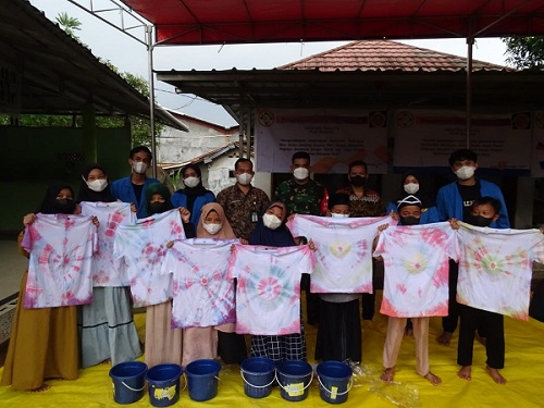 Mahasiswa UNPAM Membuat Pelatihan Batik Ikat Celup 3