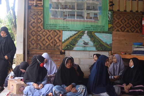 Mahasiswa UNPAM Sambangi Yayasan AL Kamilah Beri Penyeluhunan Tentang Bank Sampah 3