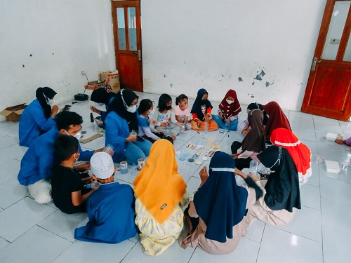 Melatih Kognitif Motorik Anak dengan Pemanfaatan Botol Plastik Bekas 2