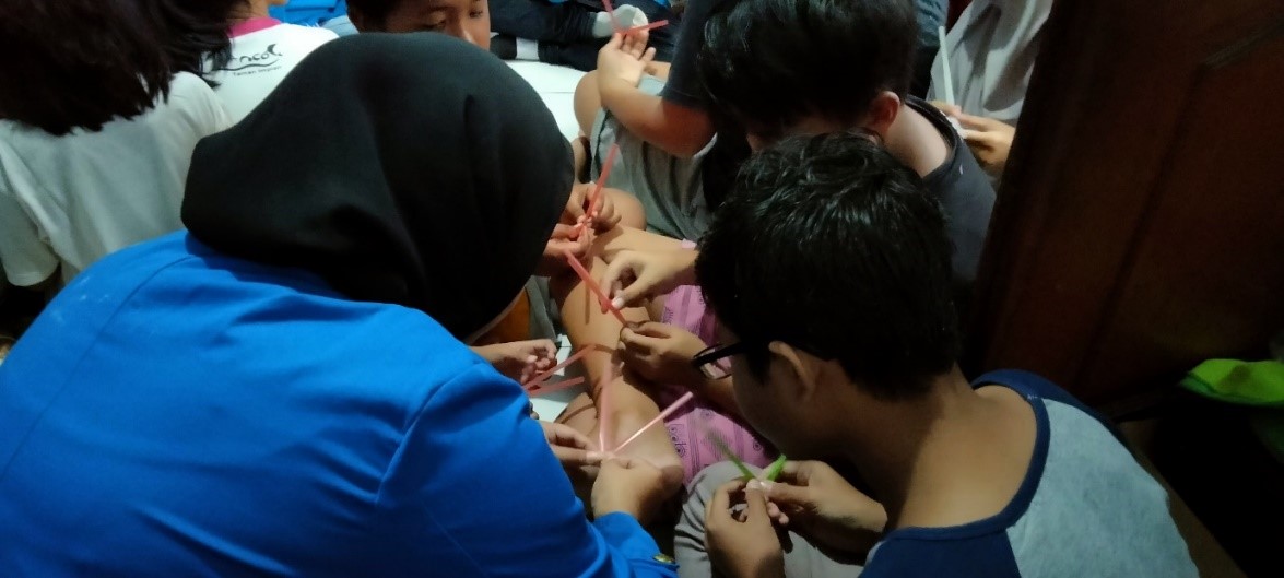 PEMANFAATAN LIMBAH SEDOTAN DAN BOTOL 3