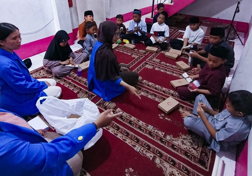 PKM UNPAM Hidupkan Kreativitas Anak Panti 1