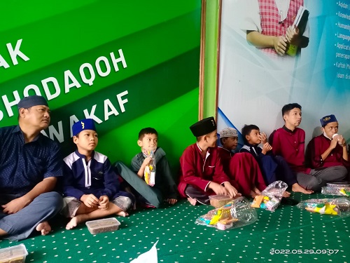 Peluang Kewirausahaan dan Peningkatan Kreativitas dengan Membuat Bunga dari Sampah Plastik 2