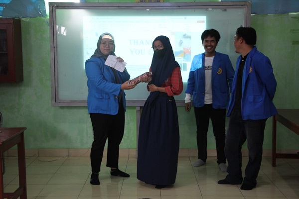 Pengaruh Game Online Terhadap Prestasi Belajar Pada Siswa SMP Islamiyah Serua 1