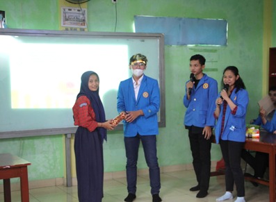 Penyuluhan Optimalisasi Penggunaan Internet Pada Kalangan Pelajar 4