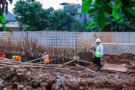 Percepat Pengendalian Banjir Pilar Tinjau Pembangunan Turap di Puri Bintaro Indah 2