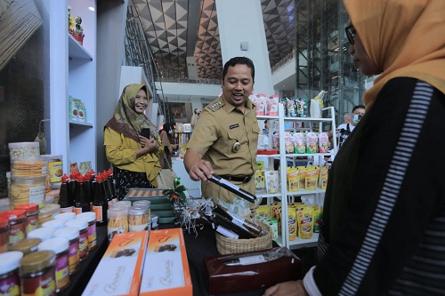 Produk Unggulan UMKM Kota Tangerang Hadir di Bandara Soekarno Hatta 2