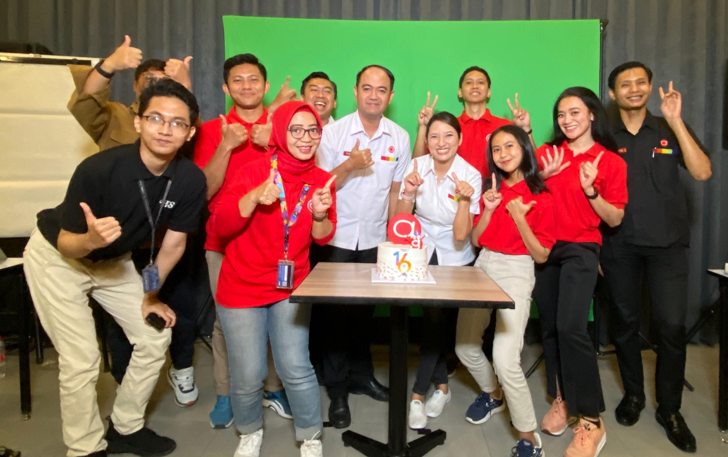 Puncak HUT ke 16 Amaris Hotels Bagikan Beragam Hadiah Menarik hingga Puluhan Voucher Menginap Gfratis di Live Final Quiz Berseri 2