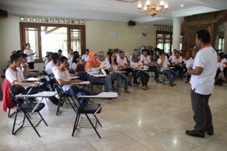 Pelatihan Standar Layanan Great Service MMS