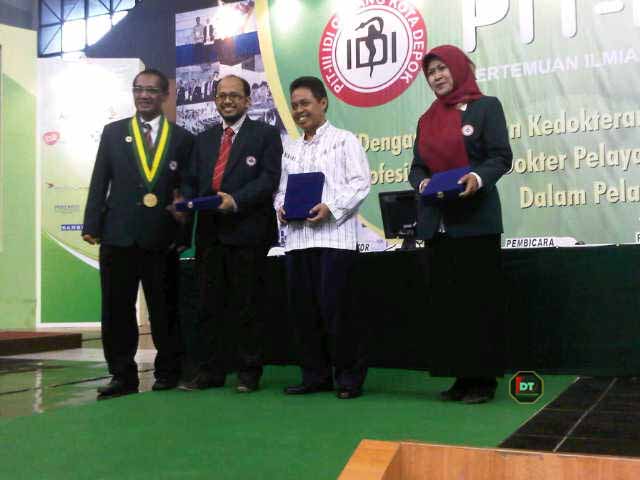 2Suksesnya Pelantikan Pengurus IDI Cabang Depok 2014 - 2016