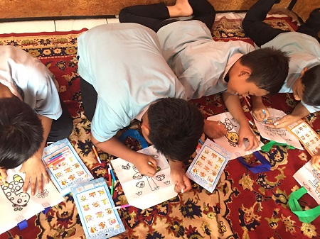 Sambangi Anak anak Mizan Amanah Depok Mahasiswa UNPAM Ajari Pendidikan Wirausaha 2