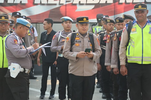 Wakapolresta Tangerang Cek Perlengkapan Personel Pam TPS Pilkades 2