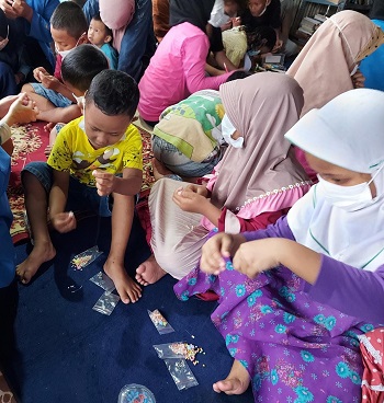  Stripe Masker Maik Manik 2