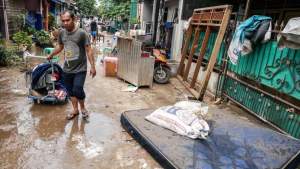 Sejumlah Titik Banjir Di Kota Tangerang Mulai Surut
