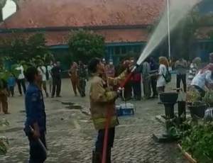 Akibat Korsleting Listrik, SMKN 4 Kabupaten Tangerang Terbakar