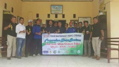 Forum Masyarakat Peduli Cikande Melakukan menyerahkan bantuan untuk korban gempa bumi