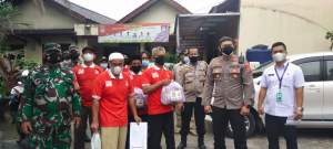 Polsek Balaraja  Optimalkan Potmas Salurkan Bantuan Sembako di Desa Tobat