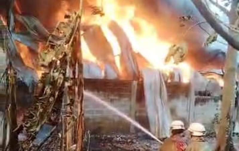 Akibat Pembakaran Sampah, Lapak Limbah dan Bengkel Teralis di Cikupa Ludes