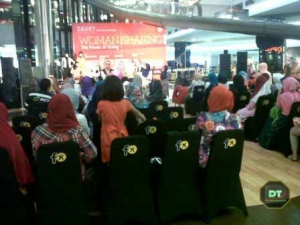 Talkshow 'Woman sharing, The Power of Giving.' di Fx Sudirman