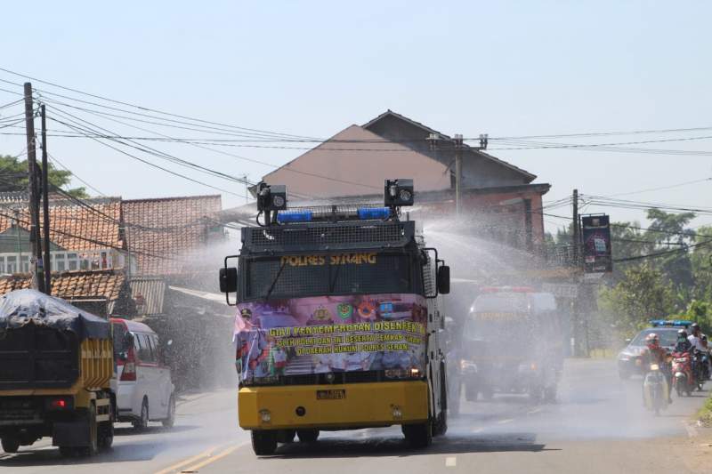 Polda Banten dan Forkopimda Serentak Semprot Disinfektan di wilayah Banten