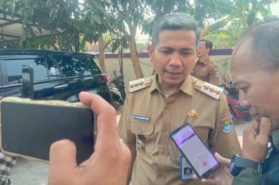 Camat Cucu Minta Lurah Kadu Agung Cepat Beradaptasi