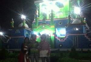 Wisata religi Masjid Kapal Bosok