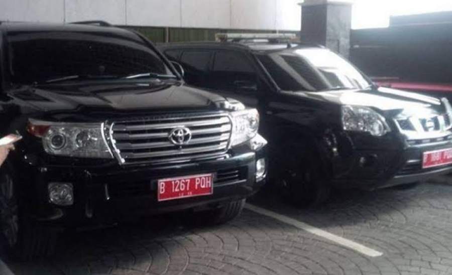 Pimpinan DPRD Kota Serang Dapat Mobil Baru