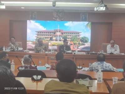 Komisi II DPR RI Bahas Pendataan Tenaga Honorer Dengan Bupati