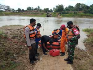 Hendak Perbaiki Kawat Seling, Warga Cikeusal Hilang Terseret Arus